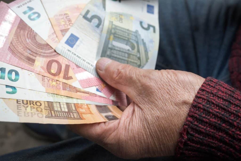 Gotovinski kredit vs. brzi online kredit: razlike u praksi